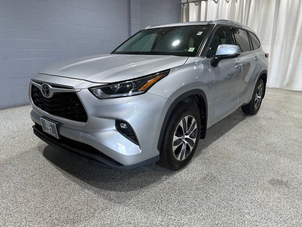 Used 2021 Toyota Highlander XLE SUV