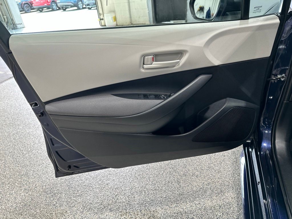 2026 Toyota Corolla LE - Photo 11