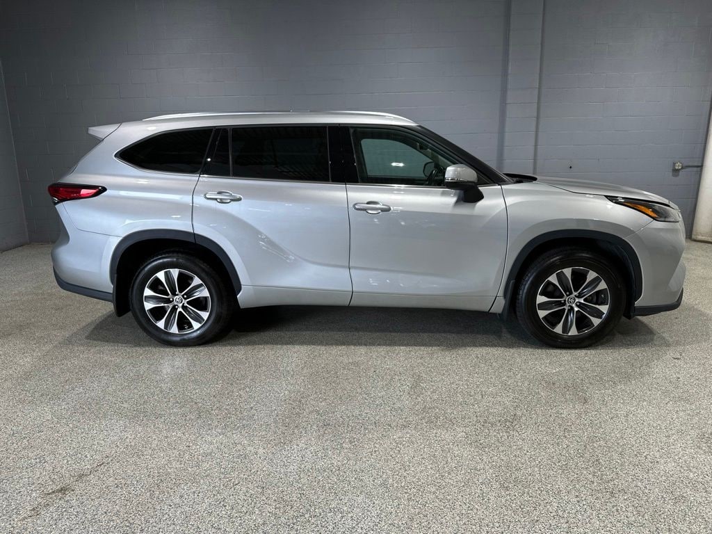 Used 2021 Toyota Highlander XLE SUV