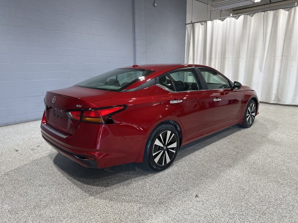 Used 2022 Nissan Altima 2.5 SV Sedan