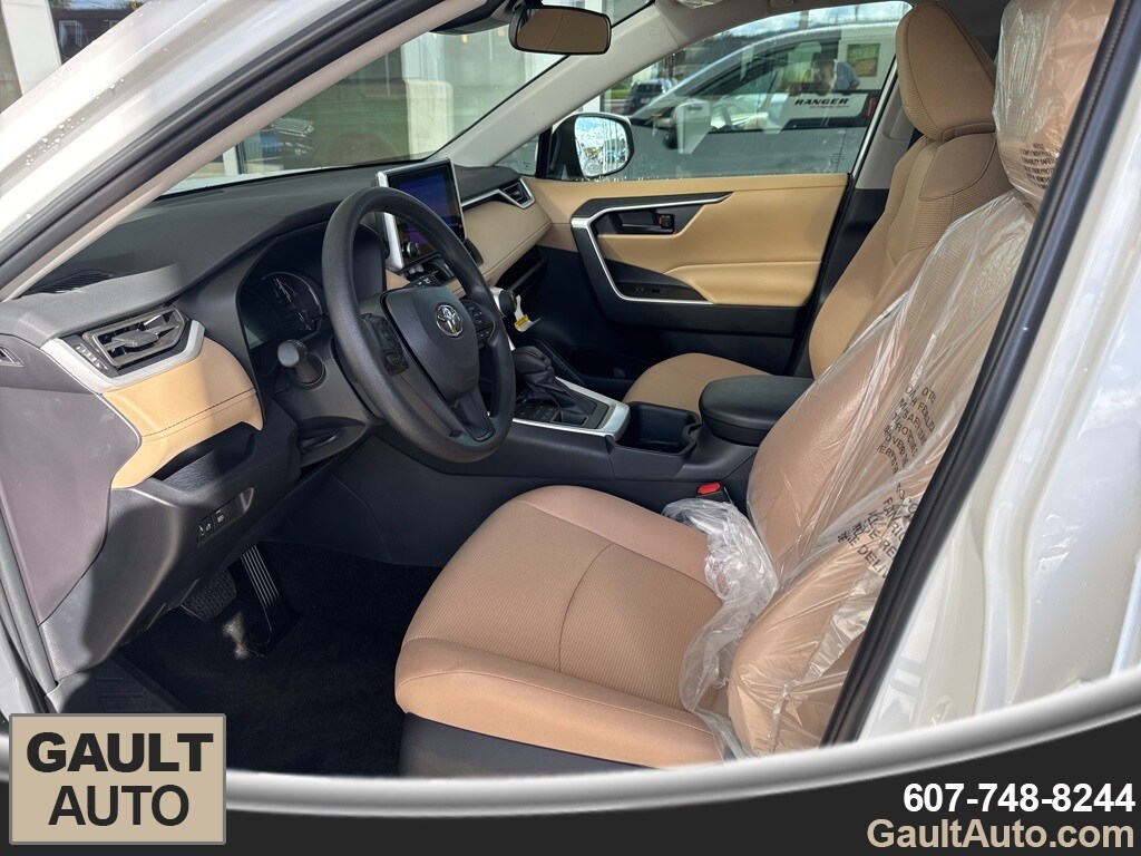 New 2025 Toyota RAV4 LE SUV