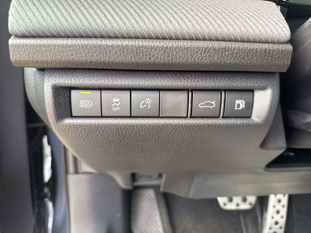 2026 Toyota Camry SE - Photo 7
