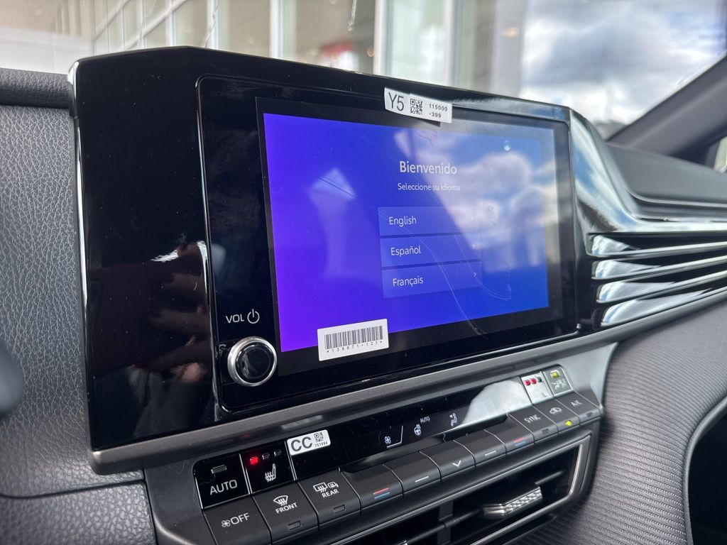 2026 Toyota Camry SE - Photo 10