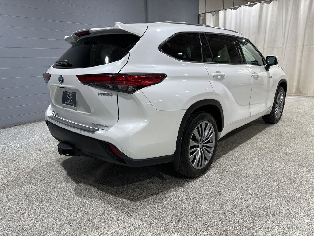 Used 2020 Toyota Highlander Hybrid Platinum SUV
