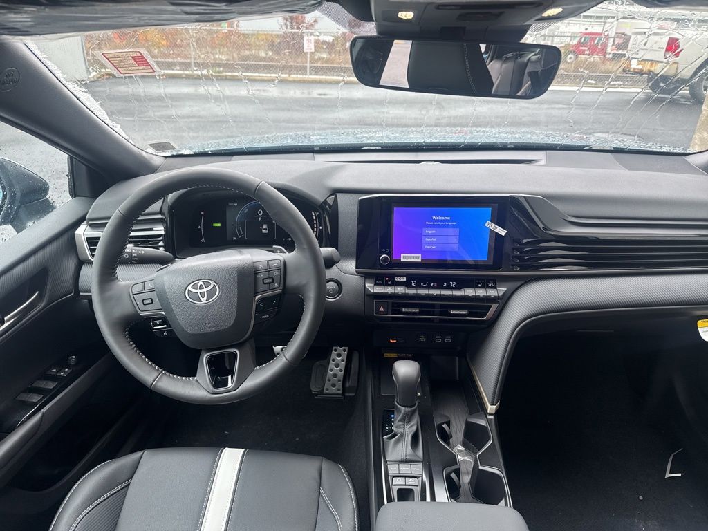 2026 Toyota Camry SE - Photo 8