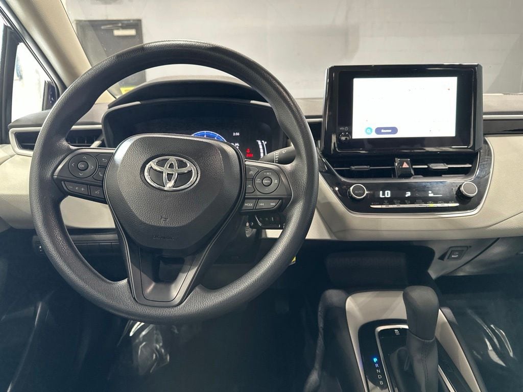 2026 Toyota Corolla LE - Photo 8