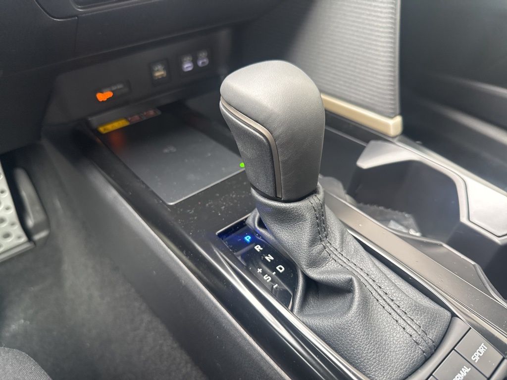 2026 Toyota Camry SE - Photo 12