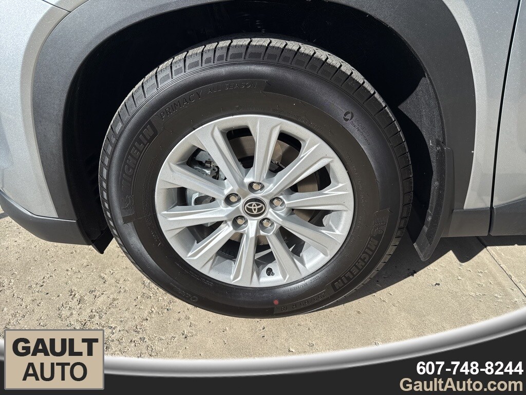 2026 Toyota Grand Highlander XLE photo 2