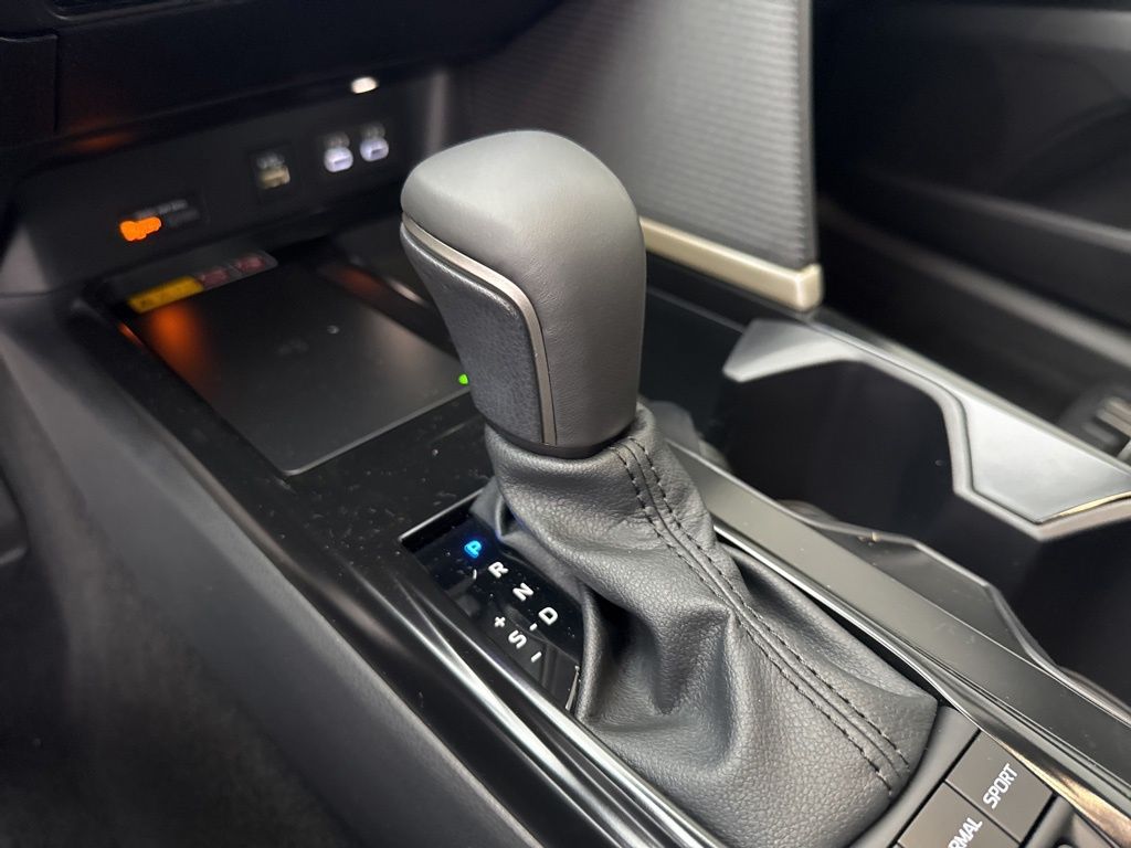 2026 Toyota Camry SE - Photo 12