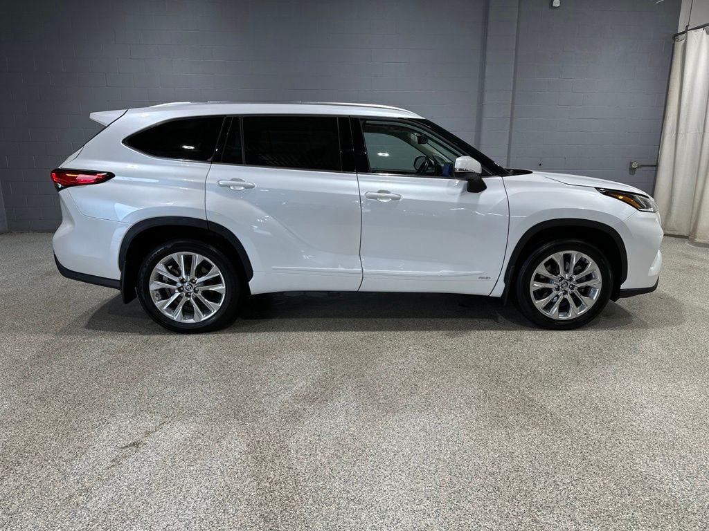 Used 2023 Toyota Highlander Hybrid Limited SUV