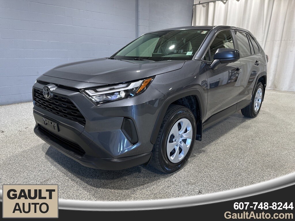 2023 Toyota RAV4 LE photo 3