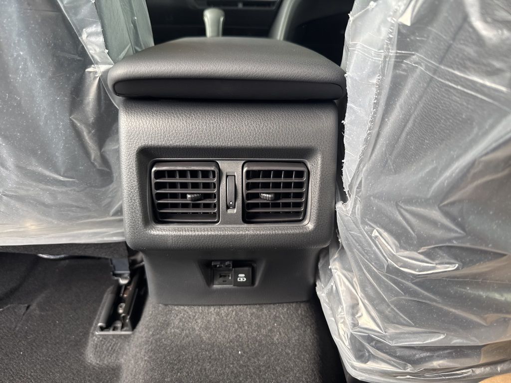 2026 Toyota Camry SE - Photo 14