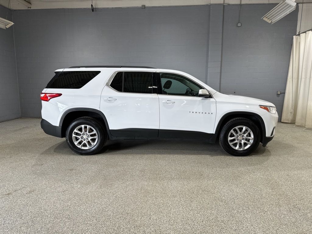 Used 2021 Chevrolet Traverse LT SUV