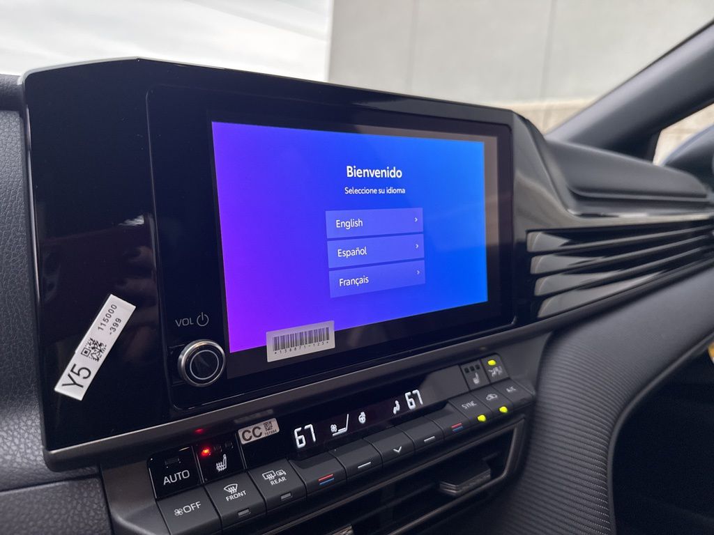 2026 Toyota Camry SE - Photo 10