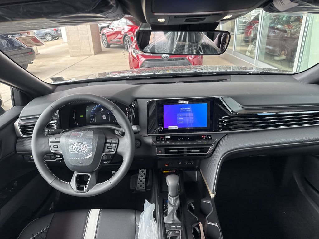 2026 Toyota Camry SE - Photo 8