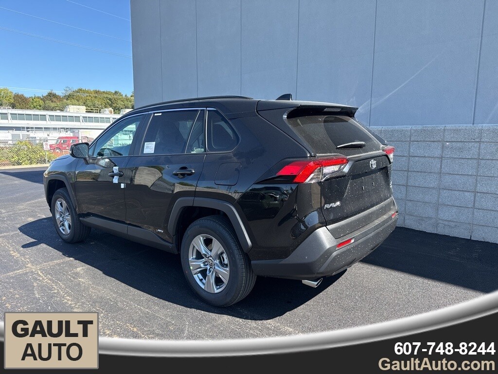 2025 Toyota RAV4 Hybrid XLE photo 2