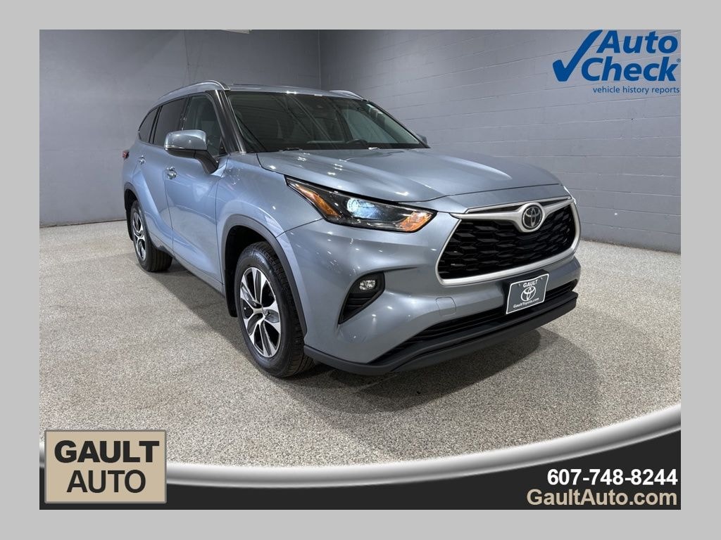 Used 2021 Toyota Highlander XLE SUV