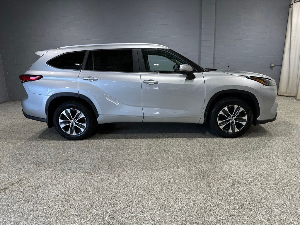 Used 2023 Toyota Highlander XLE SUV