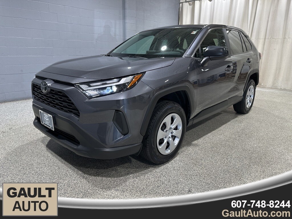 2023 Toyota RAV4 LE photo 4
