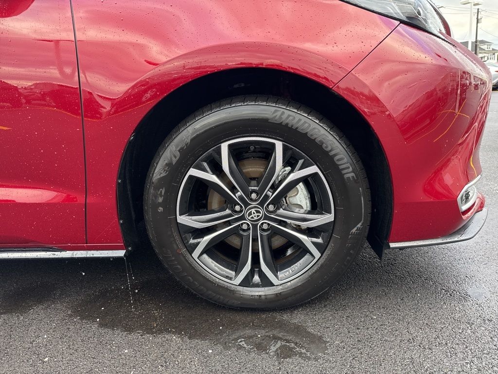 New 2025 Toyota Sienna Platinum Minivan/Van