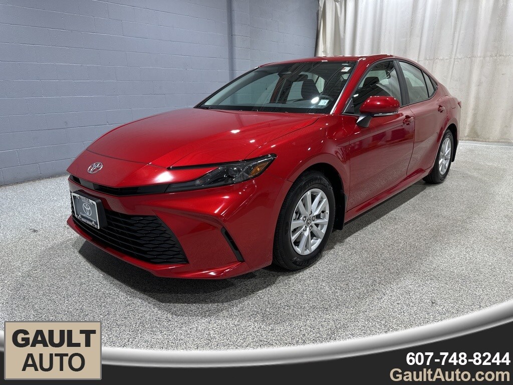 2025 Toyota Camry LE photo 4