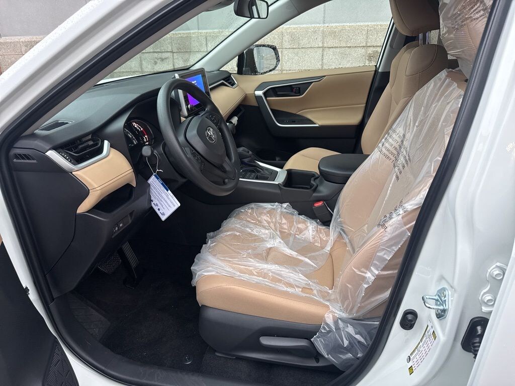 New 2025 Toyota RAV4 LE SUV