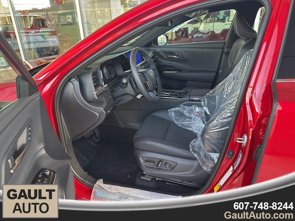 New 2025 Toyota Crown Signia XLE SUV