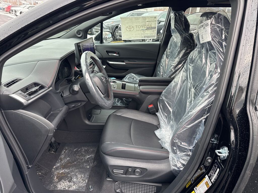 New 2026 Toyota Sienna XSE Minivan/Van