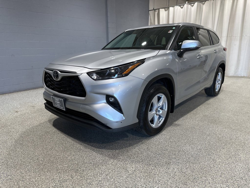 Used 2023 Toyota Highlander LE SUV