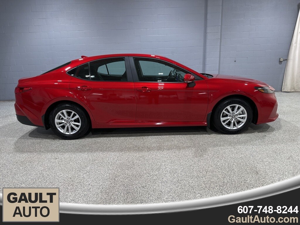2025 Toyota Camry LE photo 2