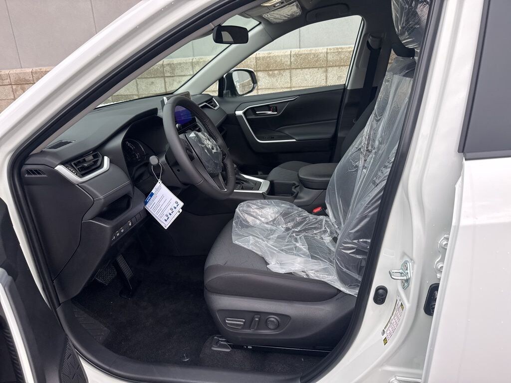 New 2025 Toyota RAV4 XLE SUV