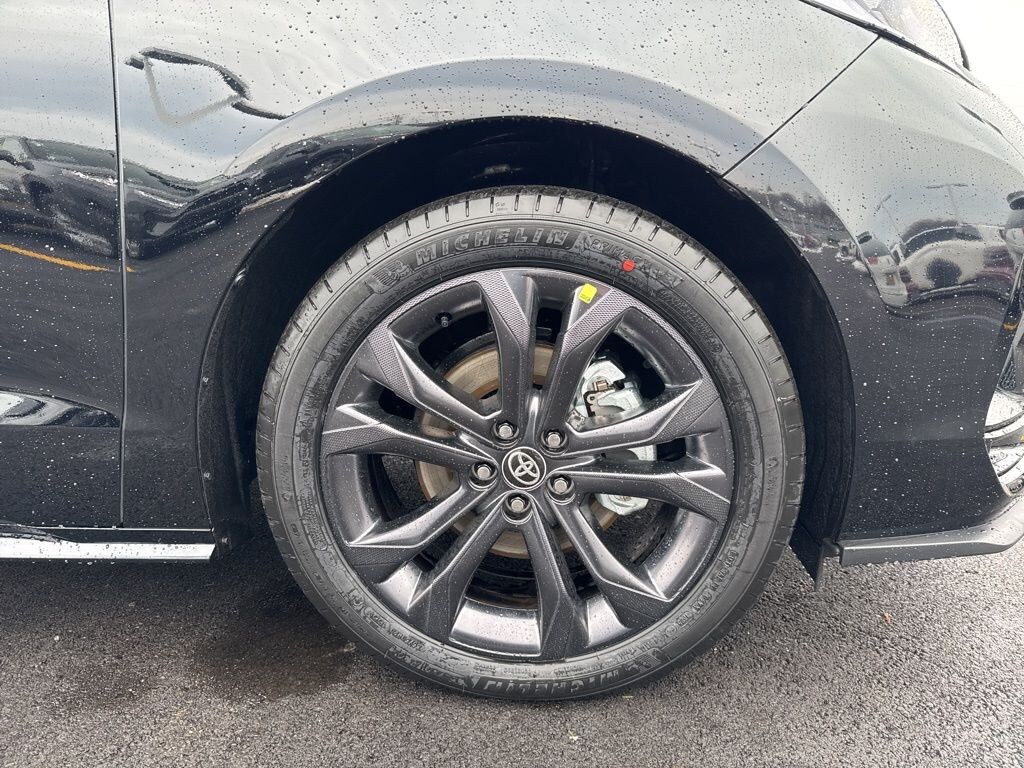 New 2026 Toyota Sienna XSE Minivan/Van