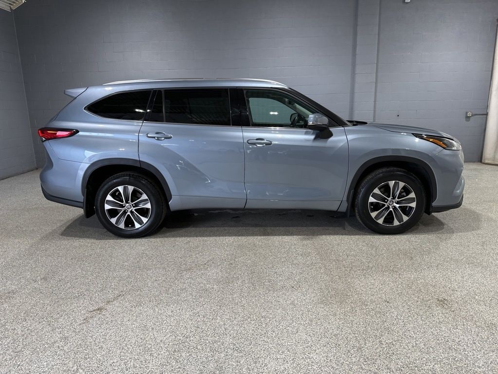 Used 2021 Toyota Highlander XLE SUV
