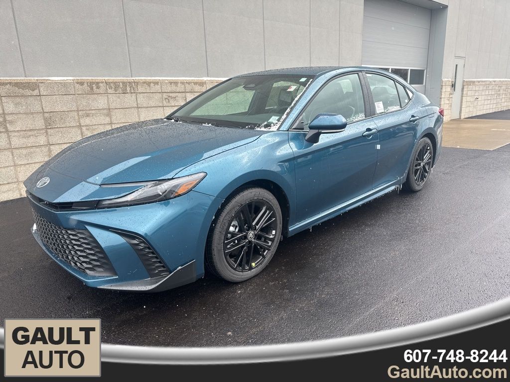 2026 Toyota Camry SE's photo