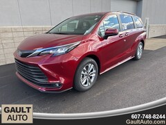2025 Toyota Sienna XLE Minivan/Van