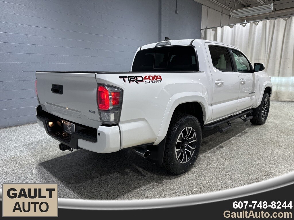 2021 Toyota Tacoma TRD Sport photo 2