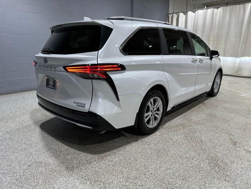 Used 2024 Toyota Sienna Platinum Minivan/Van