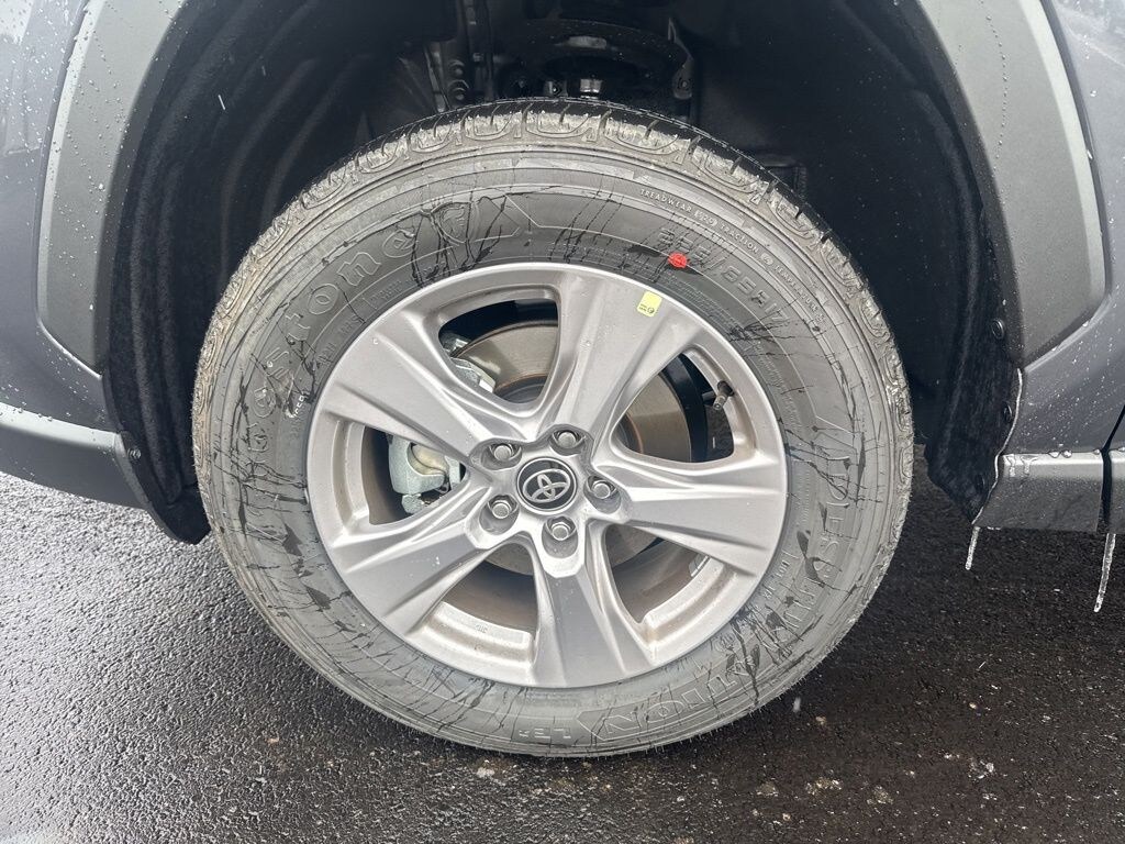 New 2025 Toyota RAV4 XLE SUV