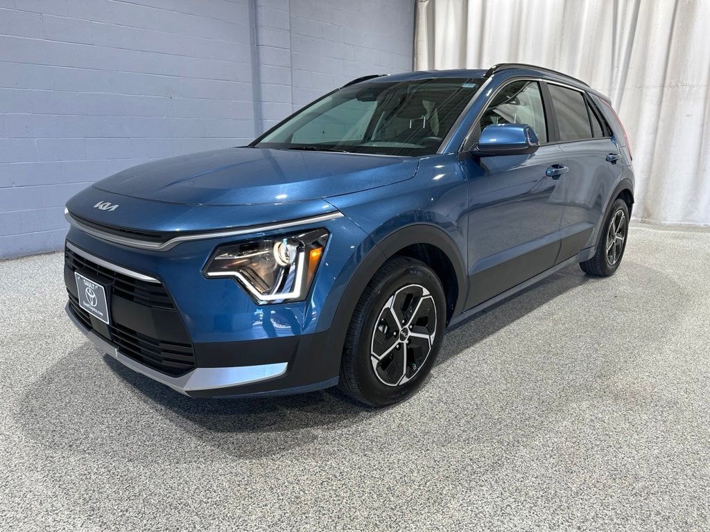 Used 2024 Kia Niro EX SUV