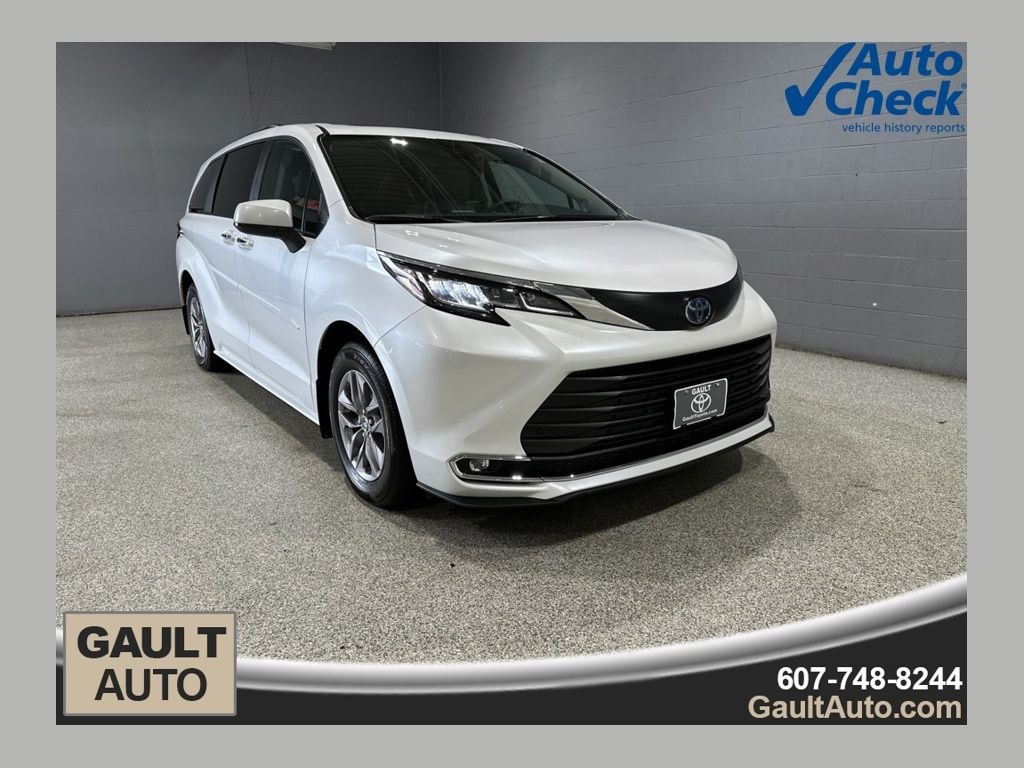Used 2023 Toyota Sienna XLE Minivan/Van