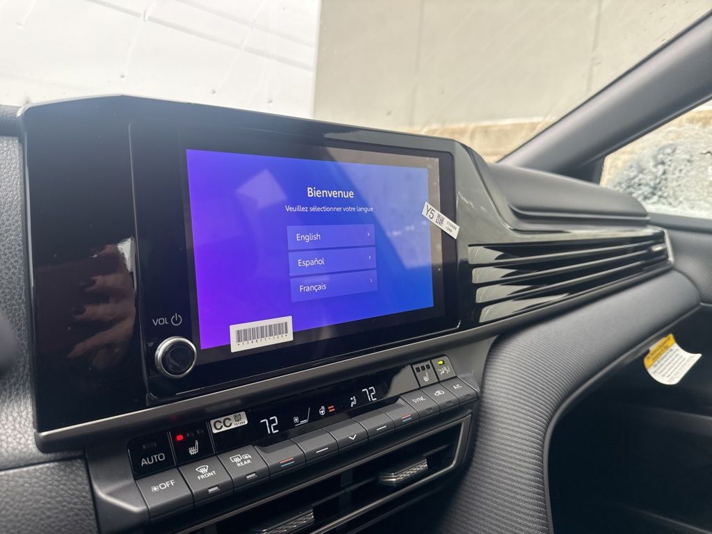 2026 Toyota Camry SE - Photo 9