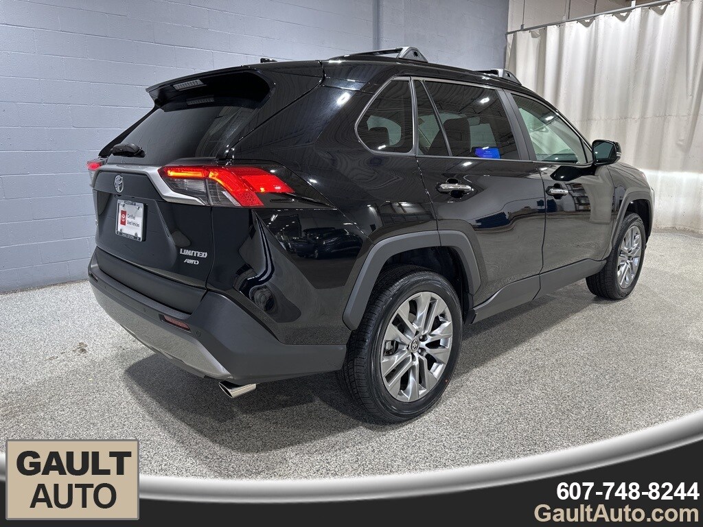 2023 Toyota RAV4 Limited photo 3