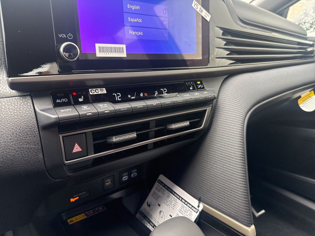 2026 Toyota Camry SE - Photo 10