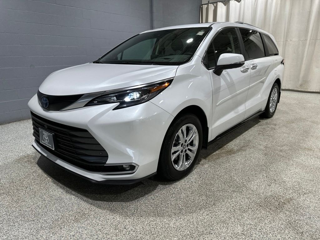 Used 2024 Toyota Sienna Platinum Minivan/Van