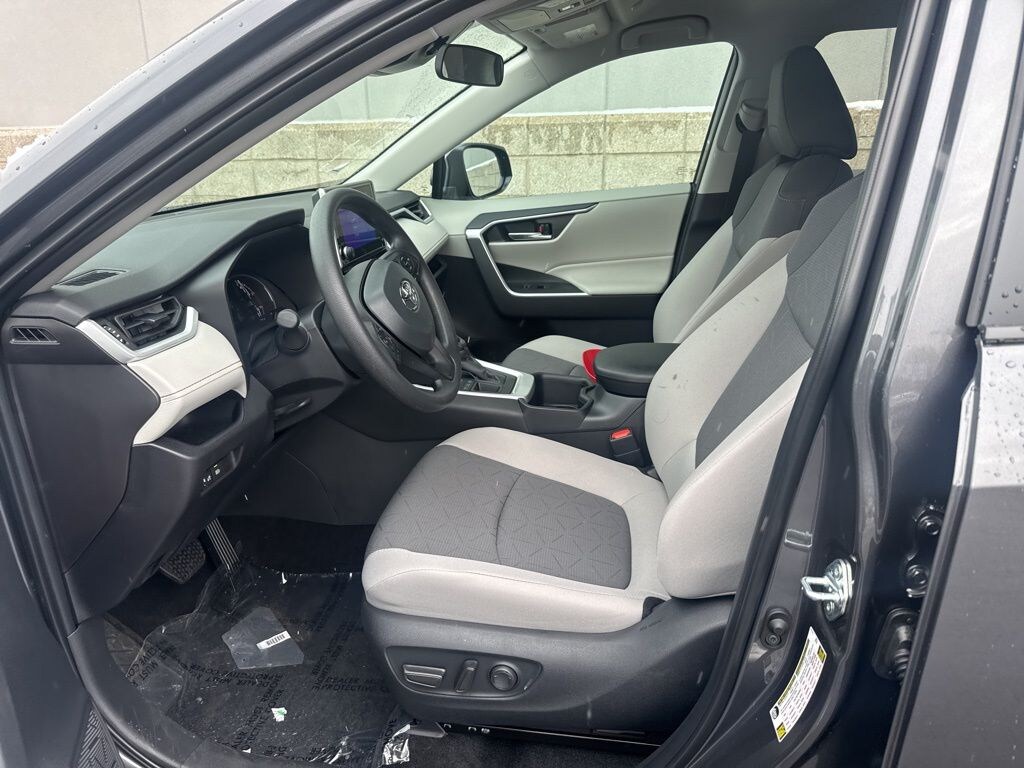 New 2025 Toyota RAV4 XLE SUV