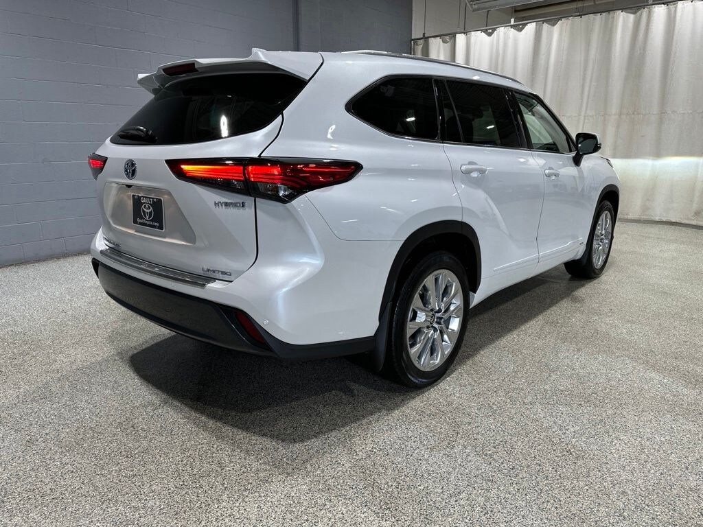 Used 2023 Toyota Highlander Hybrid Limited SUV