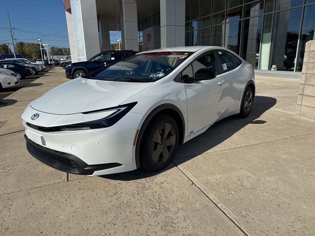 2026 Toyota Prius LE AWD's photo
