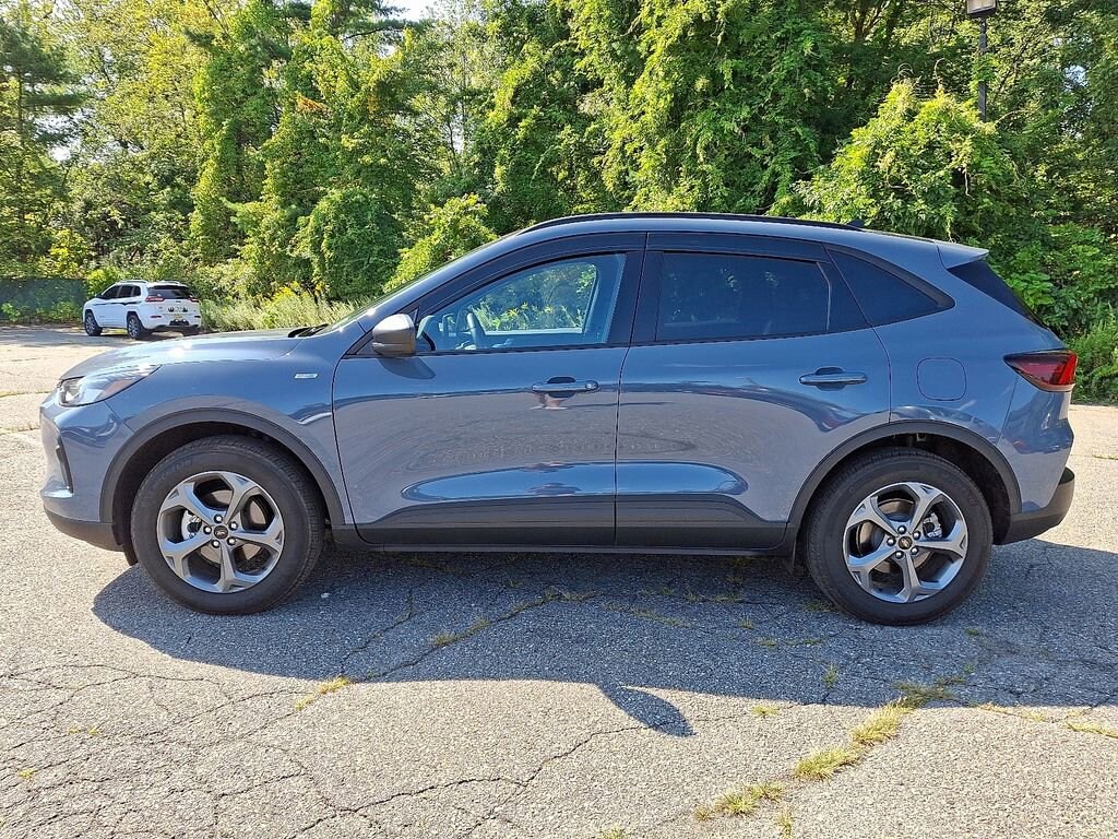 2025 Ford Escape ST-Line photo 4