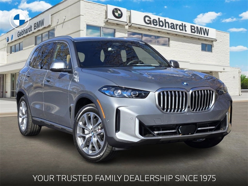 2026 BMW X5 50e's photo