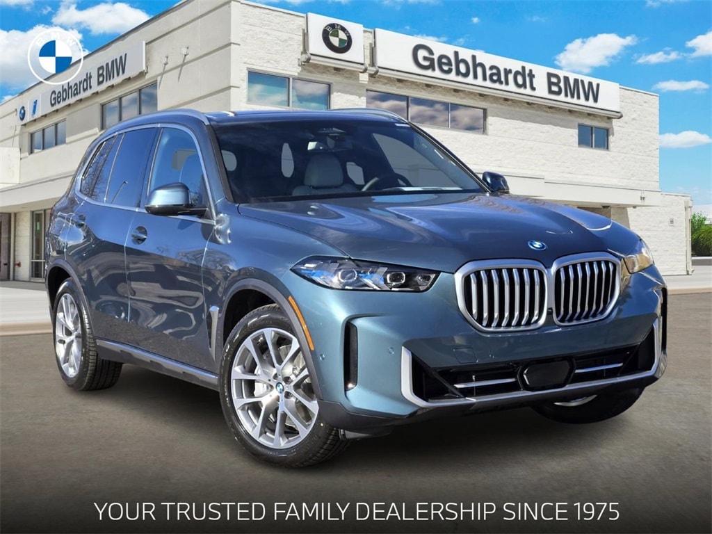 2026 BMW X5 50e's photo